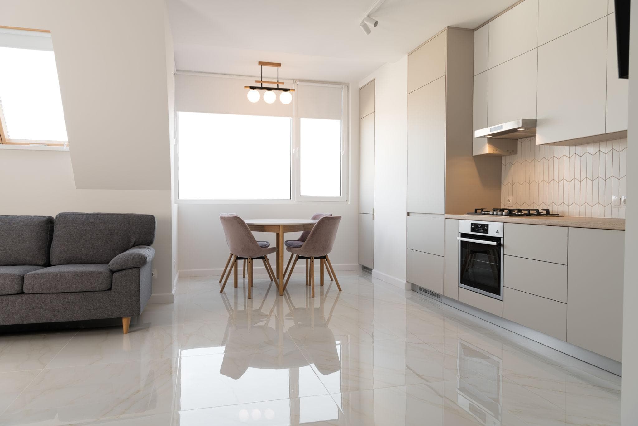 Modern 3-Bedroom Apartment in Downtown — photo 2